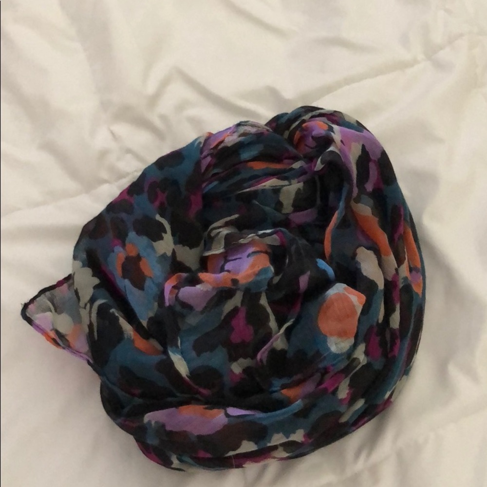 lovely multicolored leopard print scarf